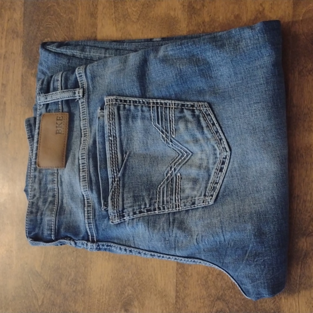 Buckle.... Jake 36x34.... Medium wash